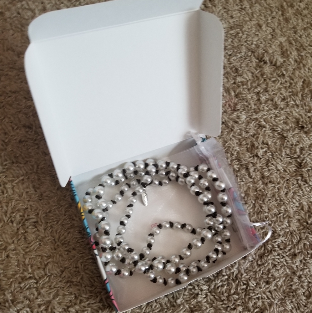 Plunder pearl necklace